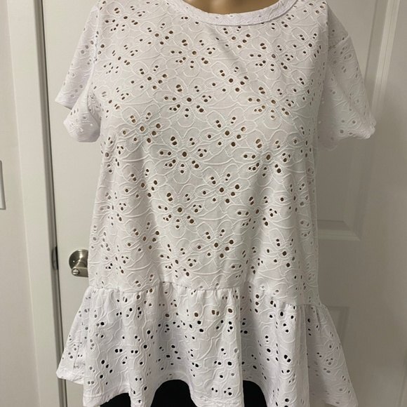 Nanette Lepore Eyelet Peplum Short Sleeve Top. White. Small. Girly Glam, Twee - Picture 3 of 10